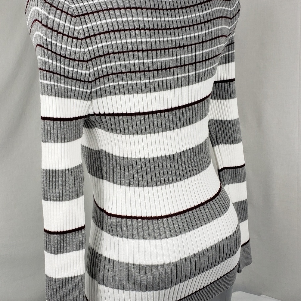 Roma Knit Ruffled Sweater - Picture 3 of 6
